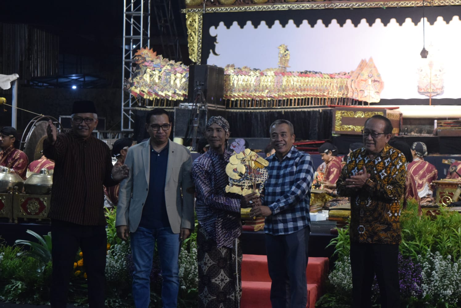 Dua Tahun Kinerja DPRD Kota Madiun, Diwarnai Pagelaran Wayang Kulit dan Pesan Pelestarian Budaya