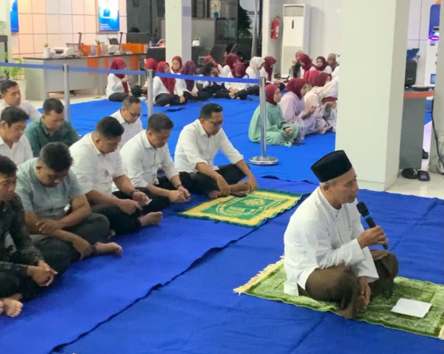 Perkuat Work-Life Balance, BRI BO Trenggalek Gelar Pengajian untuk Pekerja